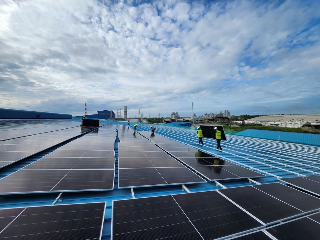 Thi công hệ thống điện mặt trời nhà xưởng MT Solar
